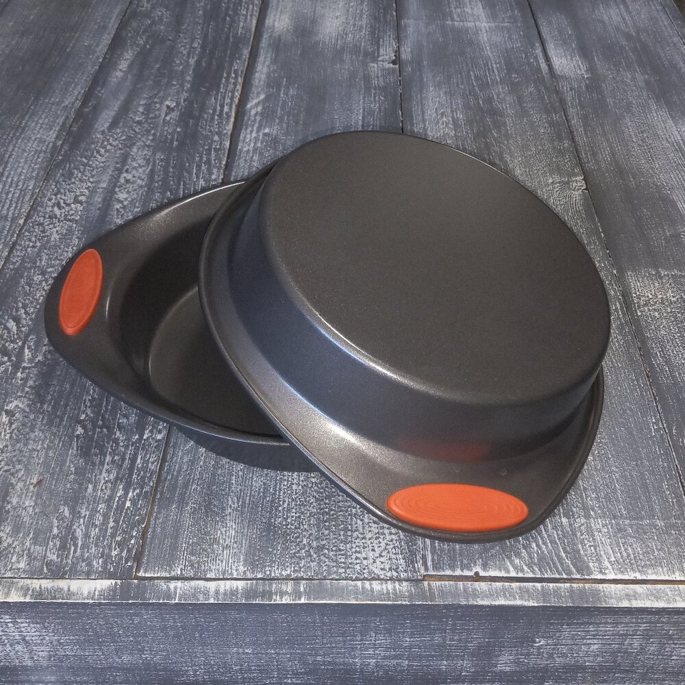 2 Rachael Ray 9" Cake Pans - Picture 3 of 6